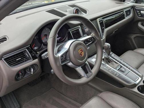 2018 Porsche Macan Base