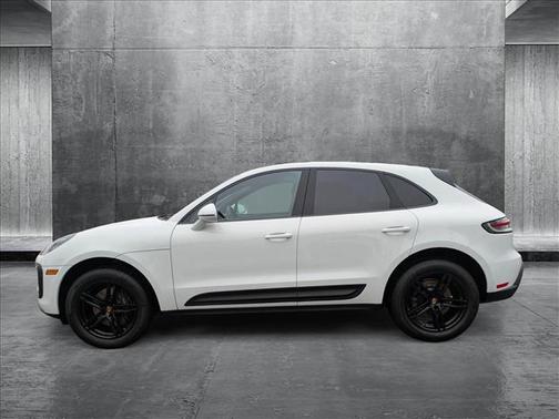 2023 Porsche Macan Base