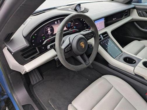 2022 Porsche Taycan GTS