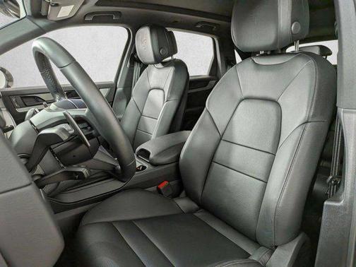 Quartzite Grey Metallic 2025 Porsche Cayenne Cayenne