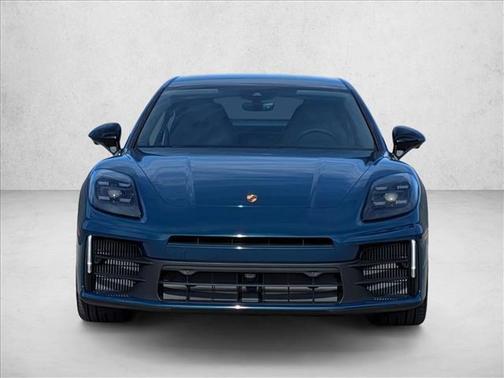 2025 Porsche Panamera 4
