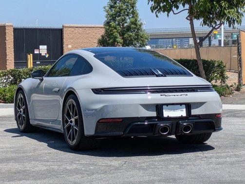 2025 Porsche 911 Carrera GTS