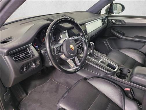 Volcano Grey Metallic 2020 Porsche Macan Macan Turbo