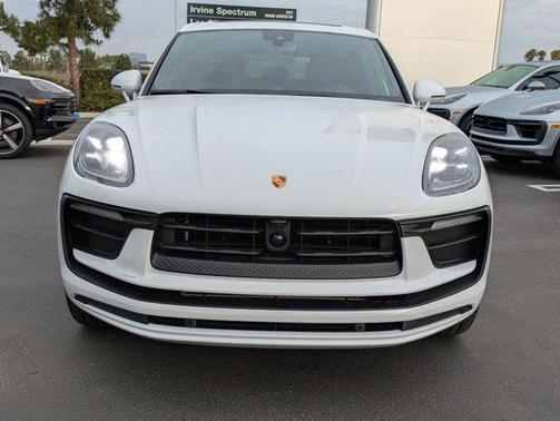 2025 Porsche Macan AWD