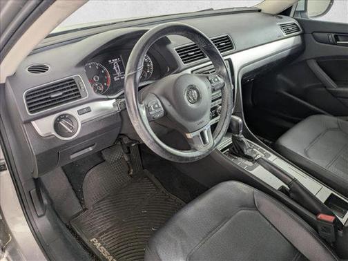 2012 Volkswagen Passat 2.5 SE