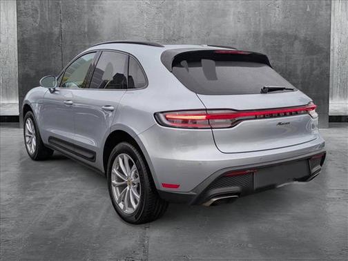 2024 Porsche Macan Base