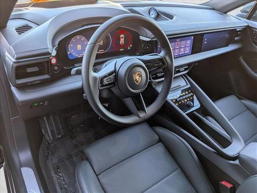 2025 Porsche Macan Electric