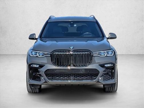 2022 BMW X7 M50i