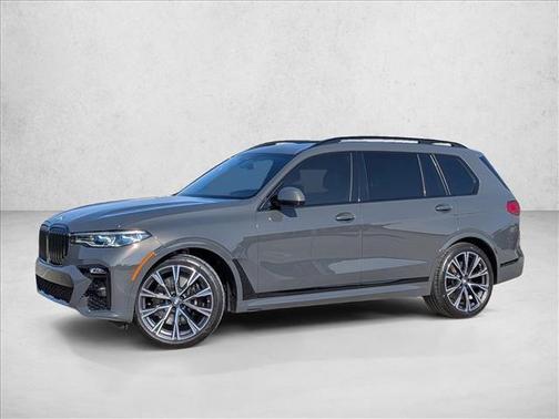 2022 BMW X7 M50i