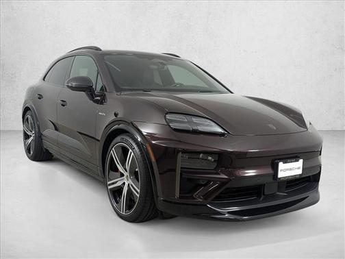 2024 Porsche Macan Turbo