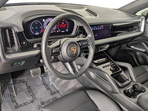 White 2024 Porsche Cayenne S