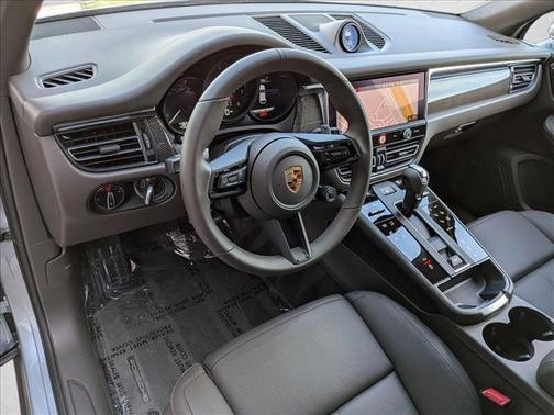 2025 Porsche Macan T