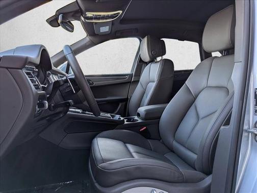 2025 Porsche Macan T