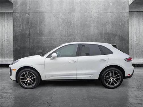 2024 Porsche Macan Base