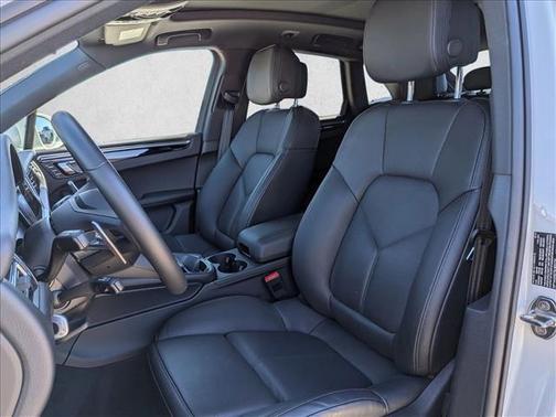 2025 Porsche Macan AWD