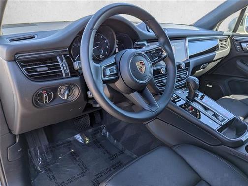 2025 Porsche Macan AWD