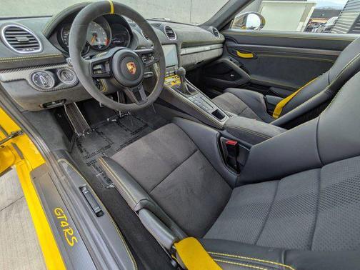 2023 Porsche 718 Cayman GT4 RS