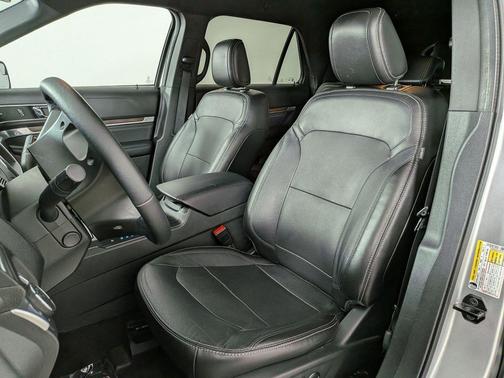 Ingot Silver Metallic 2018 Ford Explorer Limited
