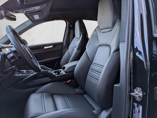 2025 Porsche Cayenne GTS