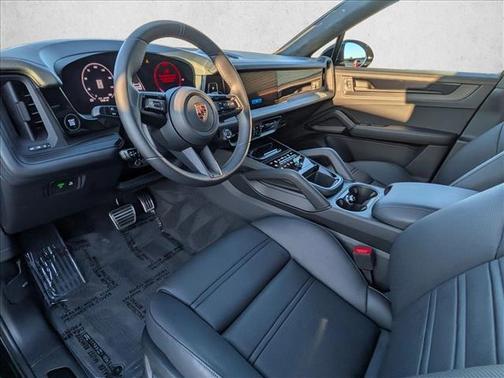 2025 Porsche Cayenne GTS