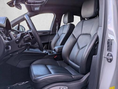 2023 Porsche Macan AWD