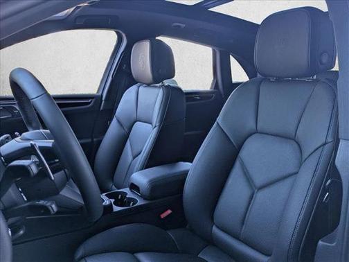 2025 Porsche Macan AWD