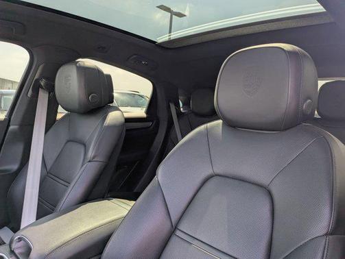 2022 Porsche Cayenne Platinum Edition