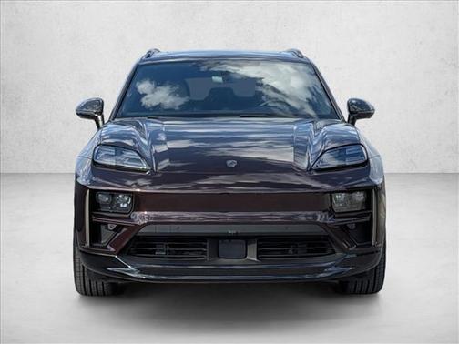 2024 Porsche Macan Turbo