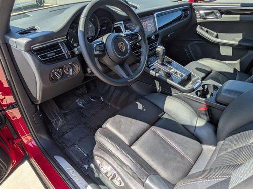 2023 Porsche Macan S