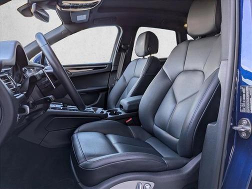 2025 Porsche Macan AWD