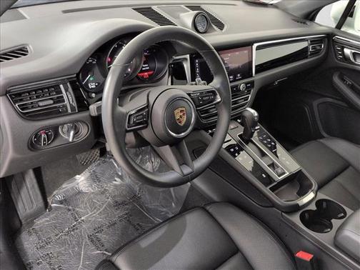 2025 Porsche Macan T