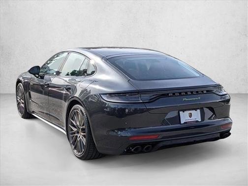 2023 Porsche Panamera 4 Platinum Edition