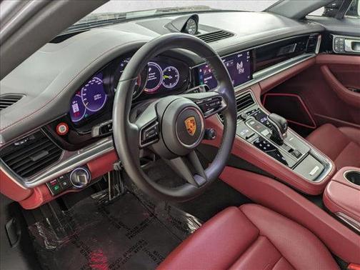 2023 Porsche Panamera 4 Platinum Edition