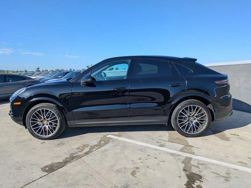 2022 Porsche Cayenne Coupe AWD