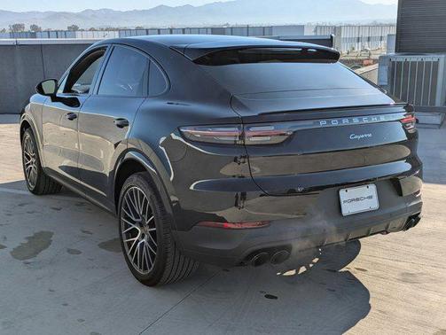 2022 Porsche Cayenne Coupe AWD