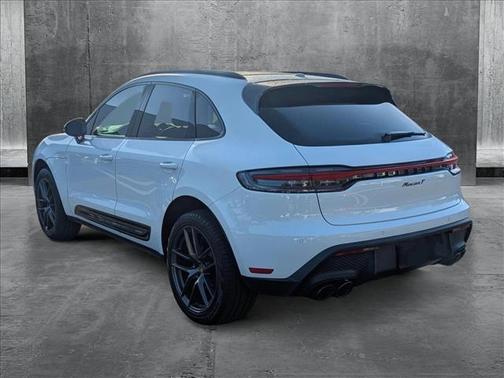 2023 Porsche Macan Base
