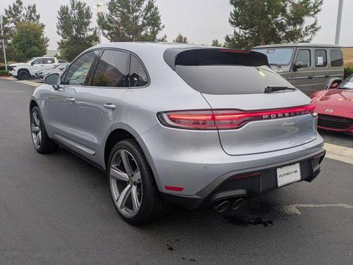 2024 Porsche Macan AWD