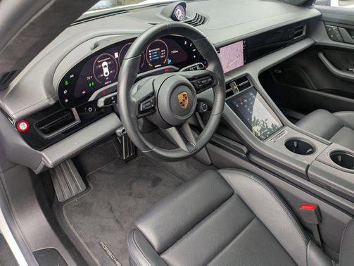 2022 Porsche Taycan GTS