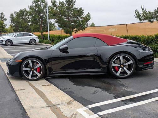 2022 Porsche 911 Carrera 4S Cabriolet