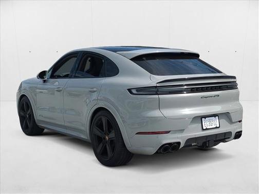 2025 Porsche Cayenne GTS
