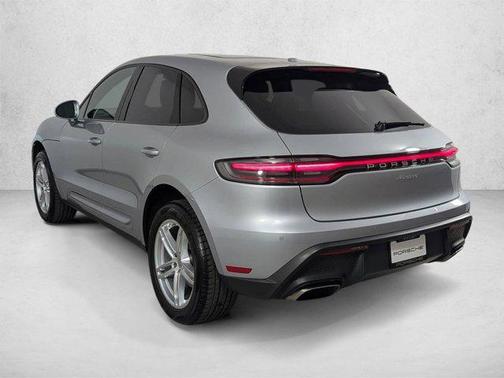 Dolomite Silver Metallic 2025 Porsche Macan T