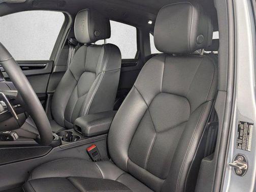 Dolomite Silver Metallic 2025 Porsche Macan T