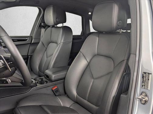 2025 Porsche Macan T