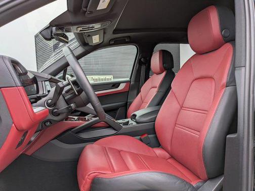 2025 Porsche Cayenne S