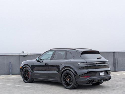 2025 Porsche Cayenne S
