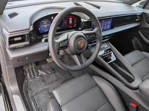 2025 Porsche Macan 4S