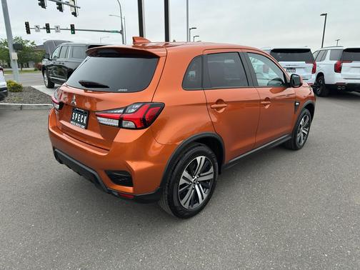 Sunshine Orange Metallic 2025 Mitsubishi Outlander Sport ES