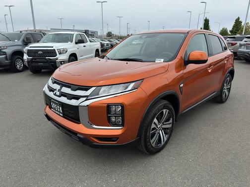 Sunshine Orange Metallic 2025 Mitsubishi Outlander Sport ES