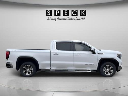 White Frost Tri-Coat 2022 GMC Sierra 1500 SLT