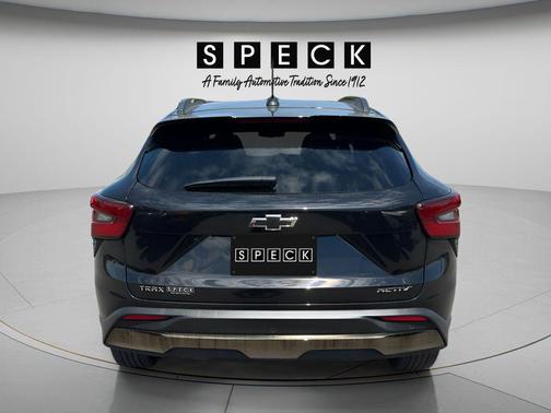 Mosaic Black Metallic 2025 Chevrolet Trax ACTIV